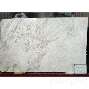 Calacatta Lucina Polírozott márvány méretre vágott tábla, 3 cm - Speciális projektek tétele