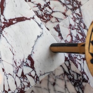 Arabescato Violet Polírozott márvány 61 x 30.5 x 1 cm (áttetsző)