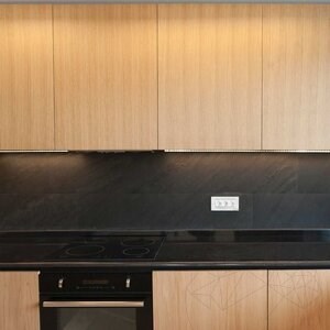 Rugalmas Slate SKIN Ultra-Flex 2mm - Fekete vonal, 122x61 cm | Kő falakhoz, bútorokhoz, homlokzatokhoz és nedves