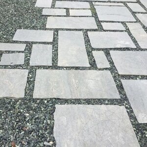 Kavala kézzel vágott római mintás Riven Slate, 2.5-4.5 cm