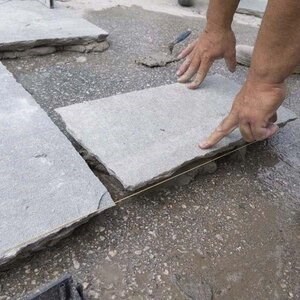 Kavala kézzel vágott római mintás Riven Slate, 2.5-4.5 cm