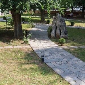 Kavala kézzel vágott római mintás Riven Slate, 2.5-4.5 cm