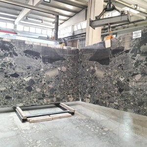 Marmura Breccia Fekete polírozott lemez, 2 cm