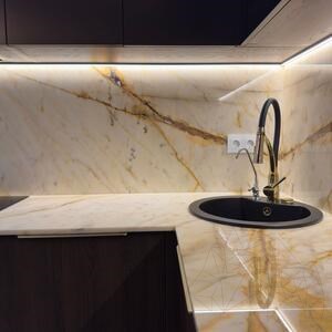 Calacatta arany polírozott márványlap, 2 cm