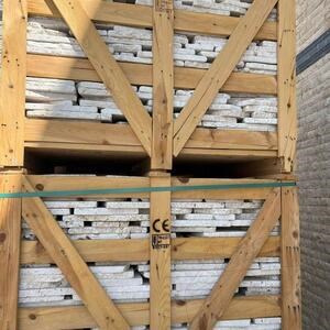 Crazy Paving Classic bukfencezett travertin (9-10 db/m²)