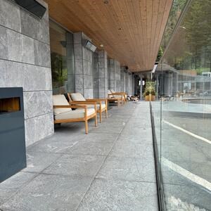 Szintezett kő L'ALTRA PIETRA Colosseo Grigioni, 60 X 60 X 2 cm, R11 - Csúszásmentes kültéri használatra