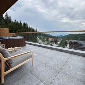 Szintezett kő L'ALTRA PIETRA Colosseo Grigioni, 60 X 60 X 2 cm, R11 - Csúszásmentes kültéri használatra