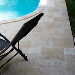 Classic Cross Cut Brushed & Chiseled Edge Travertin francia mintás készlet, 3 cm