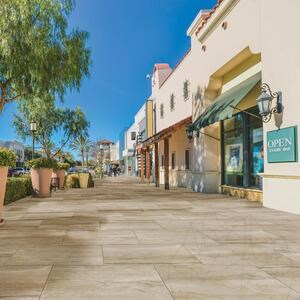 Szintezett kő L'ALTRA PIETRA Duomo Travertino Beige, 60 X 90 X 2 cm, R11 - Csúszásmentes kültéri használatra