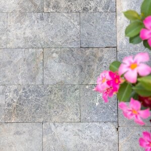 Tundra Grey homokfúvott márvány, 15.2 x 30.5 x 3 cm - Külön rendelhető termék