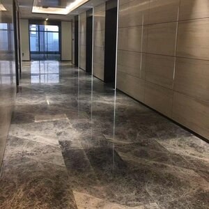 Tundra szürke polírozott márvány, 61 x 61 x 1.1 cm