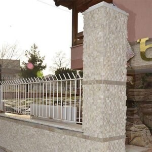 Klasszikus osztott felületű travertin 3D mozaik, 2.5 x 2.5 cm