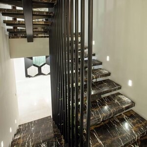 Nero Picasso Csiszolt márványlap, 2 cm