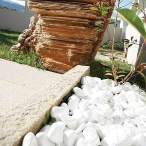 Thassos márvány kavics, 1-3 cm 20 kg, os zsák 20 kg-os zsák