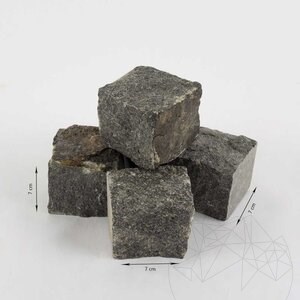Antracit Splitface gránit macskakő, 7 x 7 x 7 cm, 1 tonna = 5-6 m2
