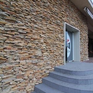 Slate Homa 3D Strips | Dekoratív kő függőleges burkolatokhoz, kültér-belső (10-12/pallet)