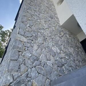 Kültéri poligonális márvány Rock Face Blue homlokzatburkolat