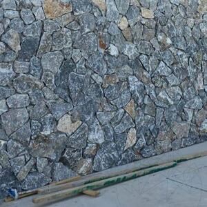 Kültéri poligonális márvány Rock Face Lava Black homlokzatburkolat