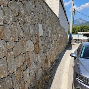 Kültéri poligonális Travertin  Rock Face Noce homlokzatburkolat