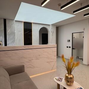 Vörös erezetű csiszolt márványlap, 2 cm