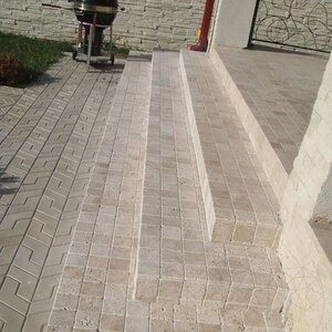 Classic Cross Cut Tumbled Travertin, 10 x 10 x 1 cm