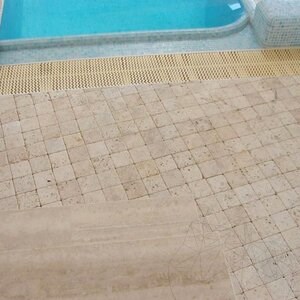 Classic Cross Cut Tumbled Travertin, 10 x 10 x 1 cm