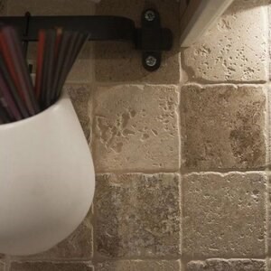 Latte Tumbled PREMIUM travertin, 10 x 10 x 1.2 cm