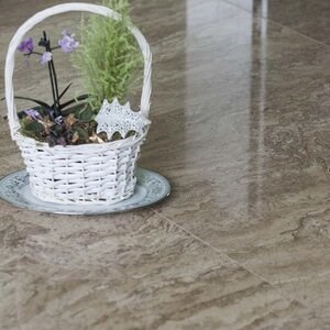 Latte PREMIUM keresztbe vágott csiszolt travertin, 122 x 61 x 1.2 cm