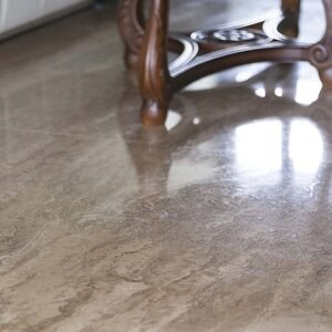 Latte PREMIUM keresztbe vágott csiszolt travertin, 122 x 61 x 1.2 cm