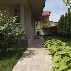 Latte Brushed & Chiseled Edge PREMIUM travertin francia mintás készlet, 3 cm