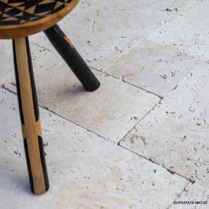 Klasszikus keresztbe vágott bukdácsolt travertin francia mintás készlet, 1.2 cm