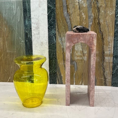 Ópium vörös travertin Archy kis konzol