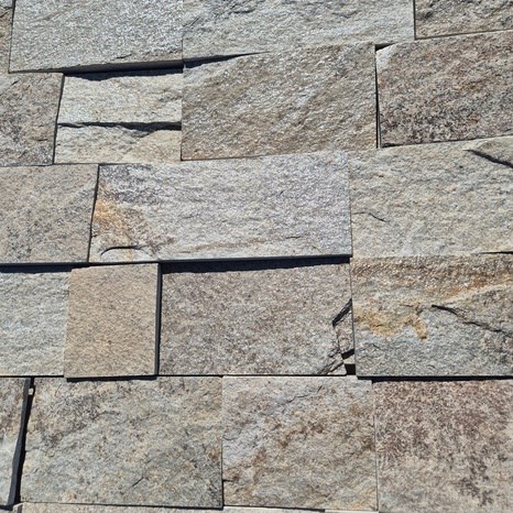 Slate Sahara Natur, 10cm x LL x 1.3cm | Dekoratív kő - függőleges csempe, kültéri-kültéri (25sqm/pallet)