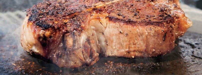 Főzéshez használt természetes kő: steak, pizza, zöldségek…