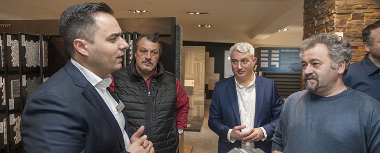 A Román Bútorklub Egyesület havi ülése a PIATRAONLINE-on