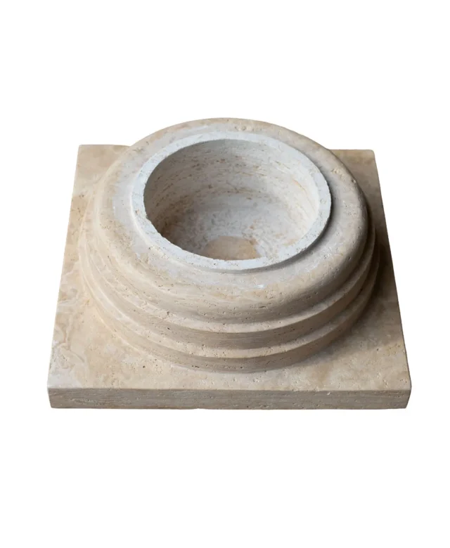 Romano Classic Riven travertin oszlopalapzat, 60 x 60 x 20 cm
