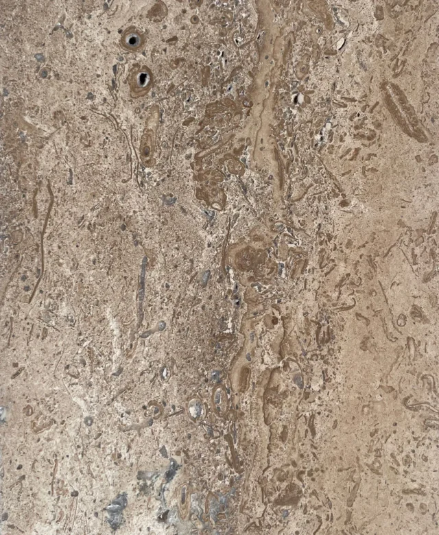 Travertin Latte PREMIUM csiszolt, 30.5 x 15.2 x 3 cm